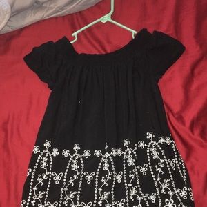 black blouse w white flower design